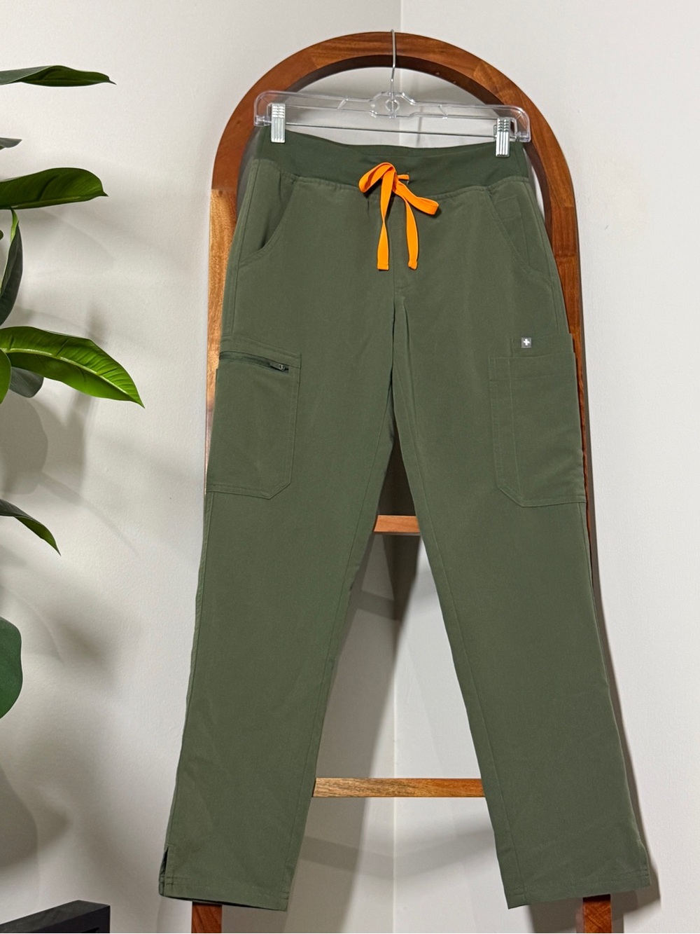 Figs XS PETITE Olive Green Yola High Rise Slim Scrub Pants Style S22SW2023P